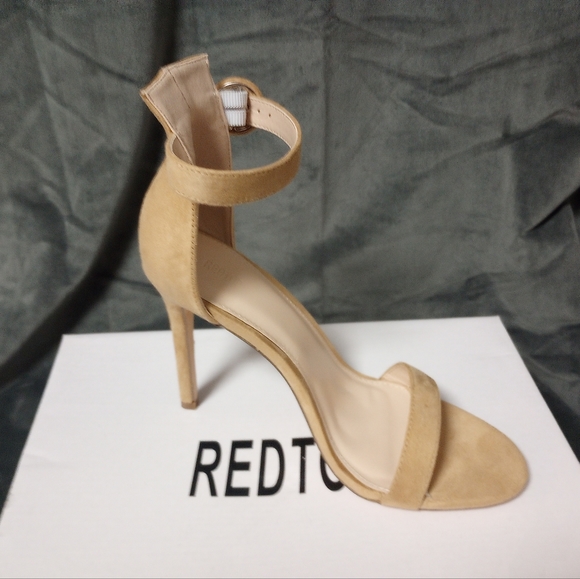 Redtop Beige Ankle Strap Heels Size 8 NWT - Picture 1 of 4